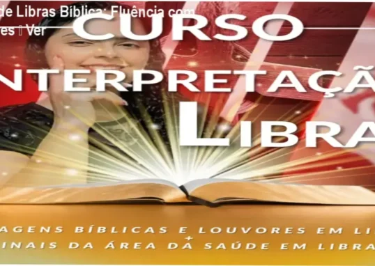 Cena do curso de Libras com a Bíblia e louvores mostrando sinais em ação
