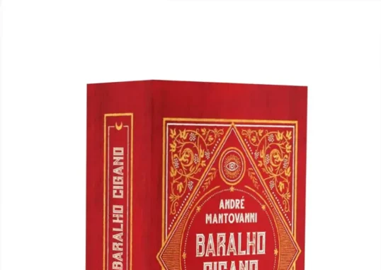 Imagem do kit Baralho Cigano Pocket com livro de 296 páginas e 36 cartas coloridas em caixa resistente