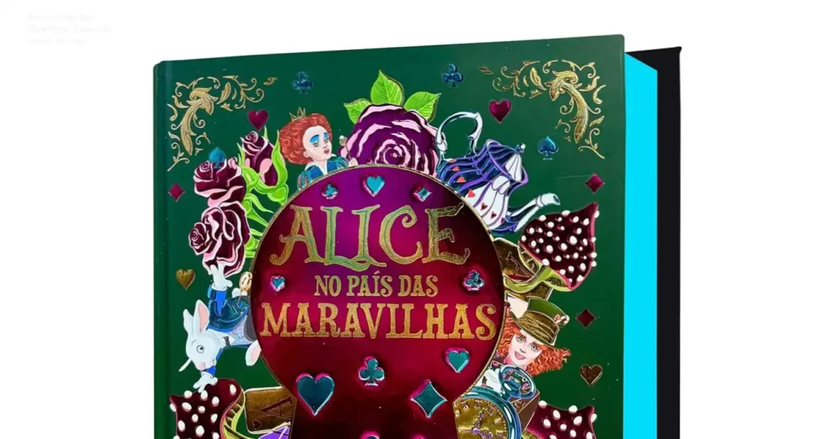 Livro Alice no País das Maravilhas de Lewis Carroll em edição de luxo com capa dura e detalhes em hot stamping